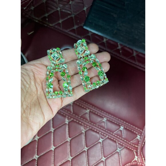 Light green earrings, peridot lime gold crystal rhinestone large big earrings - Picture 3 of 5